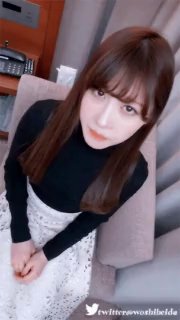 【老马探花】深夜探漂亮外围，齐逼牛仔短裤，互摸揉捏奶子，扛起双腿爆操